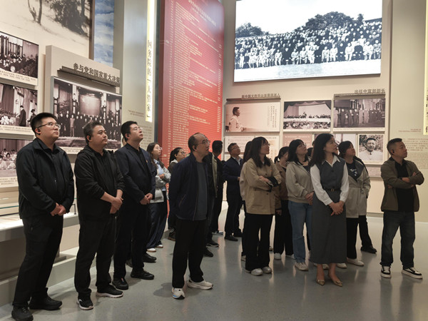 传承革命精神，凝聚奋进力量——公司第一、第六党支部联合开展主题党日活动